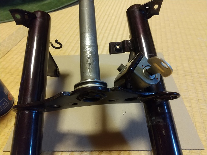 モンキー実車版デアゴスティーニ⑤ ステアリングボトムのダストシール組み込み＆トップブリッジ塗装（DeAGOSTINI） |  自動車業界特化型税理士事務所 OFFICE M.N GARAGE